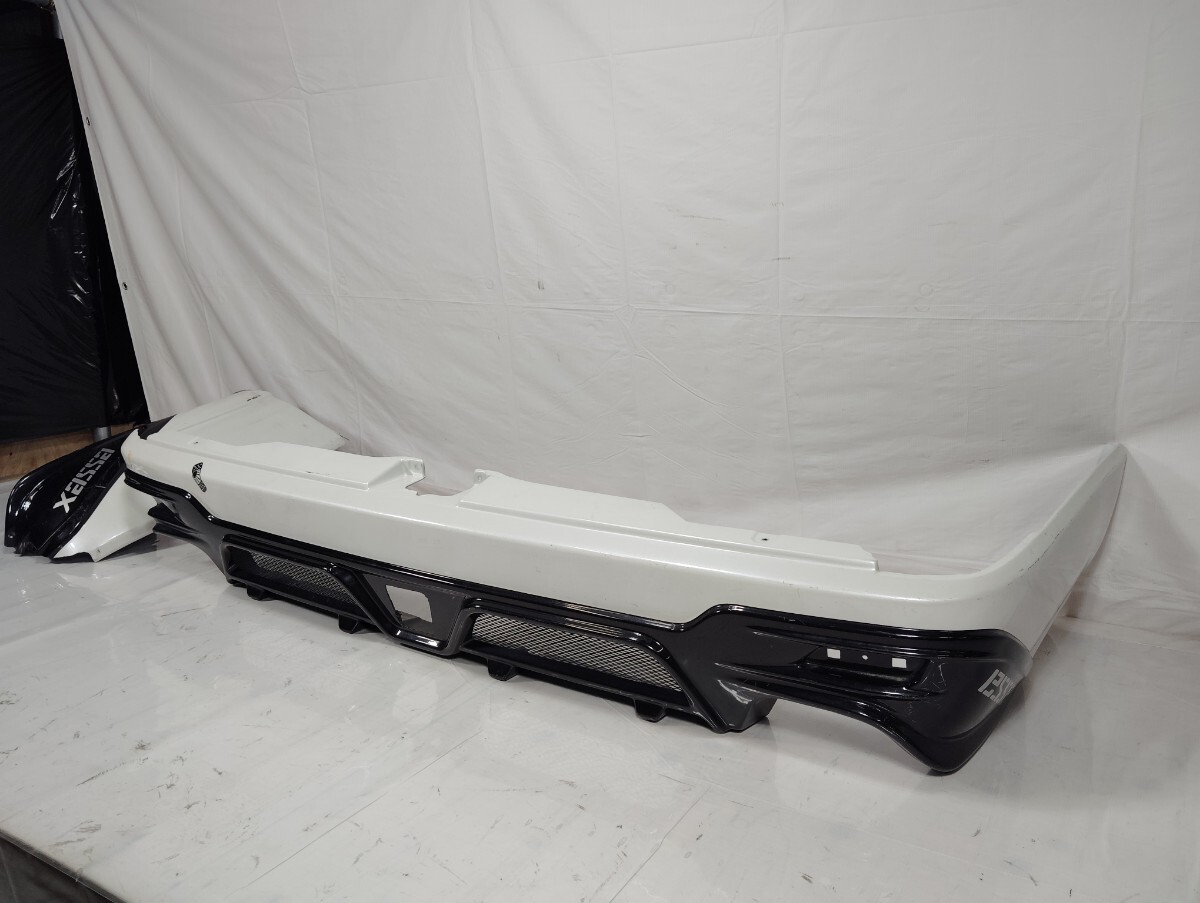 ■送料込■即決 CRS ESSEX ハイエース 200系 ナロー 全型 QUATTRO リアバンパー ホワイトパール ブラック ツートン トヨタ 122_画像3
