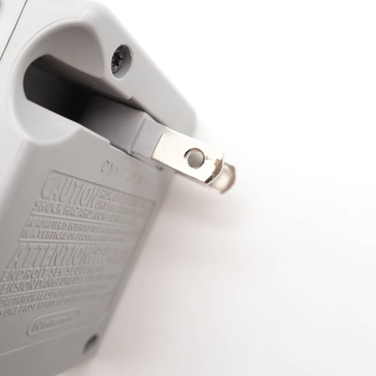 ニンテンドーDSi ブラック 本体 箱あり 説明書付 充電器付 タッチペン2本 中古 ゲーム機 Nintendo Black 任天堂/20487_画像9