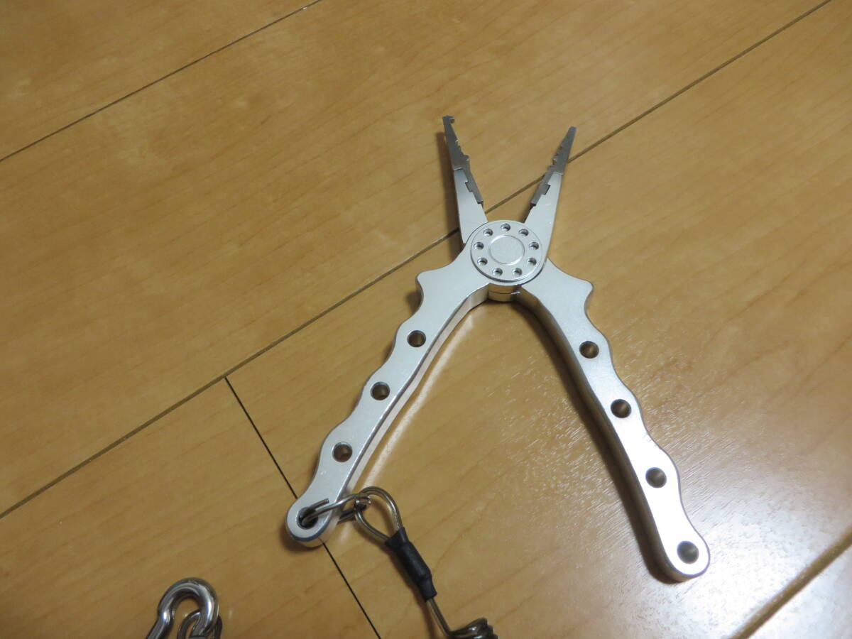 ☆がまかつ ラグゼ アルミプライヤー 美品☆_画像3