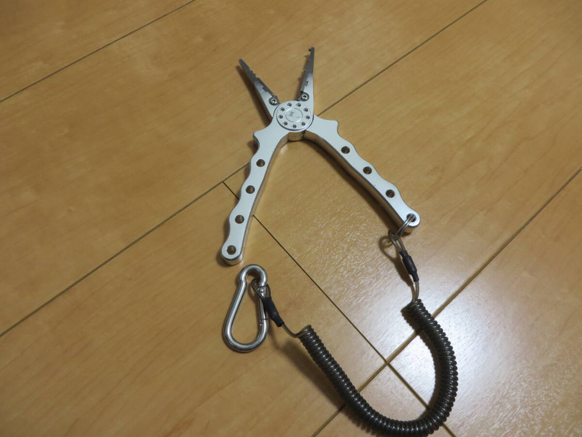 ☆がまかつ ラグゼ アルミプライヤー 美品☆_画像1