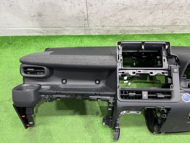 シエンタ 6AA-MXPL10G ダッシュボード ハイブリッドZ 5人 070 55302-52310-C0 iskwshouten_画像2