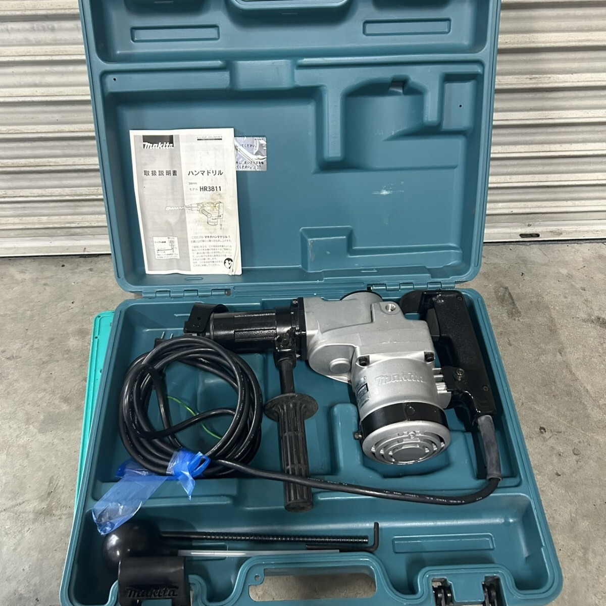 未使用展示品 makita マキタ HR3811 ハンマドリル 電動工具 動作確認済み_画像2