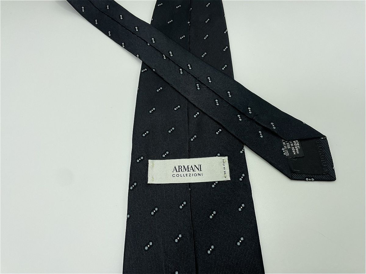 【超美品】ARMANI COLLEZIONI　アルマーニ　ドット柄 ネクタイ 3本以上 送料無料 メンズ ブラック　0901206_画像2