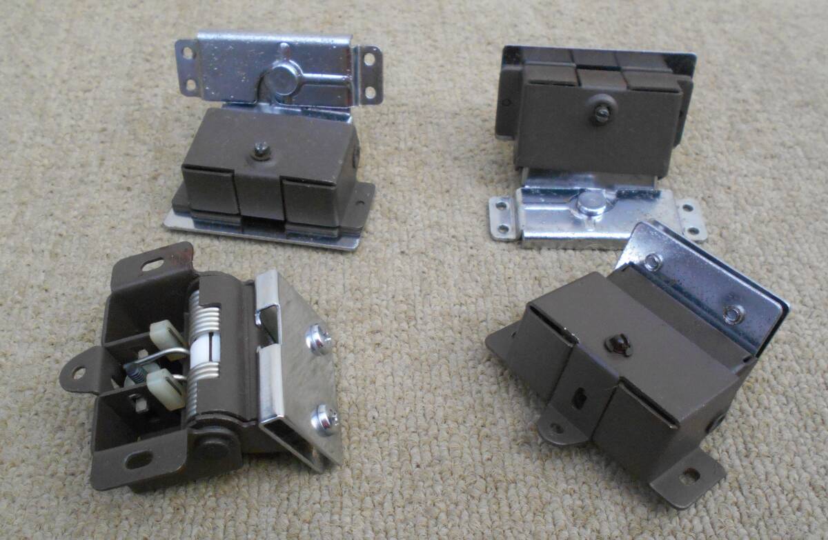 10-33　アナログLPプレイヤーのヒンジ_画像3