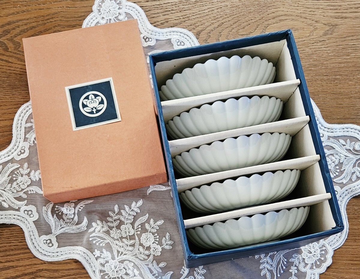 たち吉 白菊 菊寿 菊型 銘々皿 ５枚セット 新品_画像8