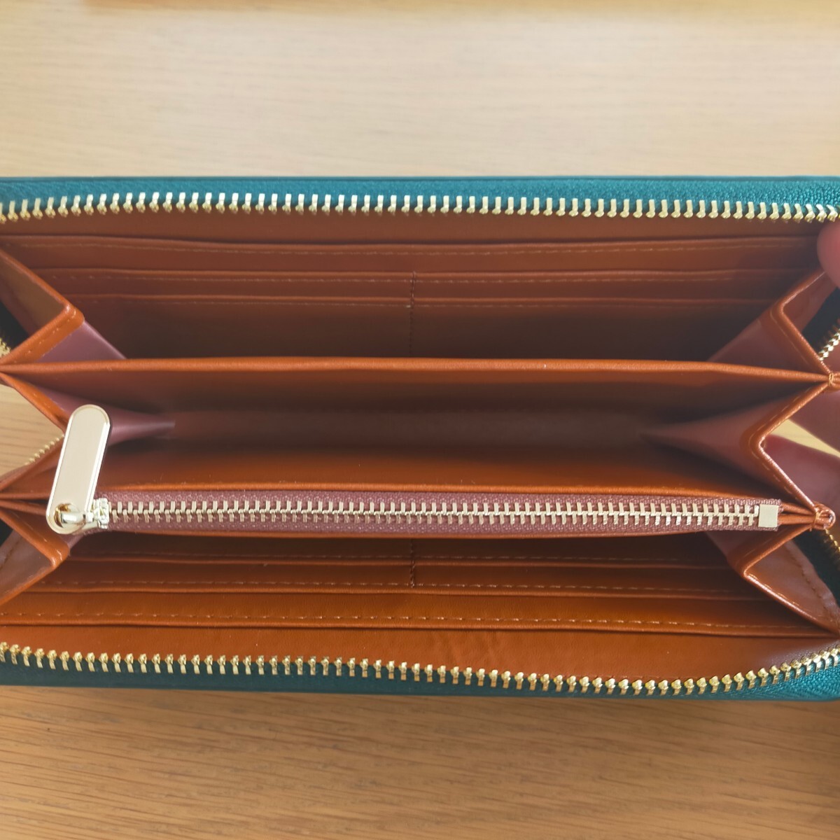 高級牛革 財布 緑 グリーン メンズ 長財布 ラウンドファスナー 大容量 レザー おしゃれ レディース かっこいい かわいい 旅行 お出かけ_画像7