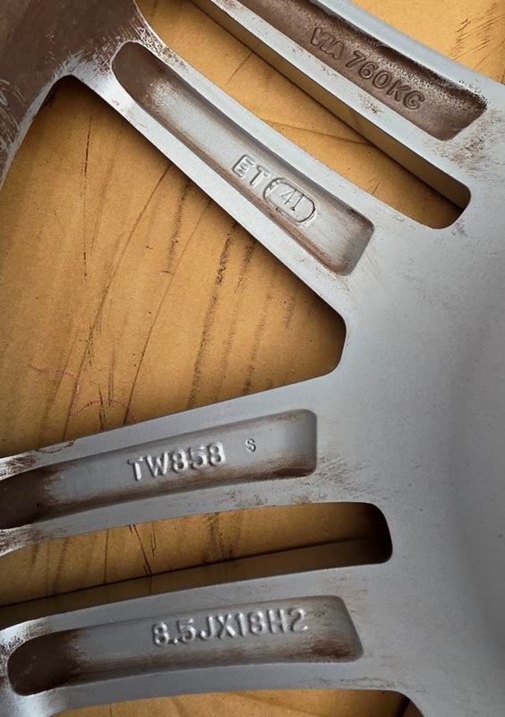 б/у 18 дюймовый ATS TWIN TW858 8.5-18(+41) 112/5H серебряный полировка 4шт.@( стекло покрытие ng settled ) распродажа!!