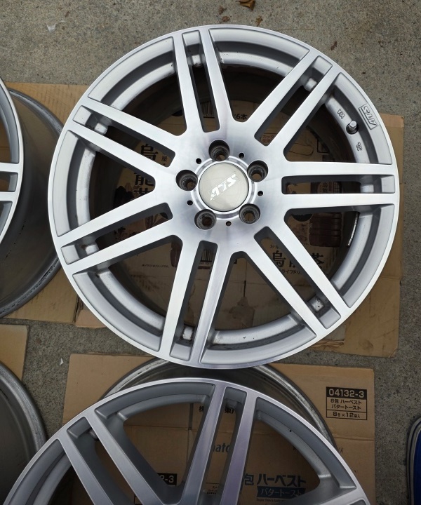 б/у 18 дюймовый ATS TWIN TW858 8.5-18(+41) 112/5H серебряный полировка 4шт.@( стекло покрытие ng settled ) распродажа!!