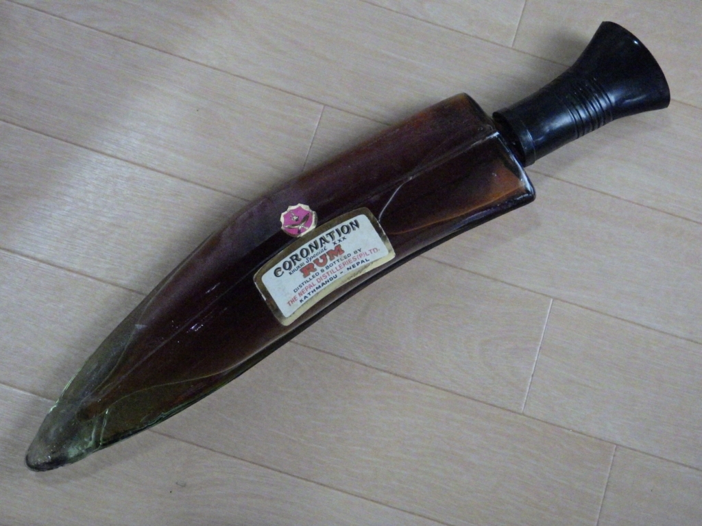古酒★未開栓★Coronation Khukrt コロネーション ラム NEPAL RUM 短剣型ボトル ネパール_画像1