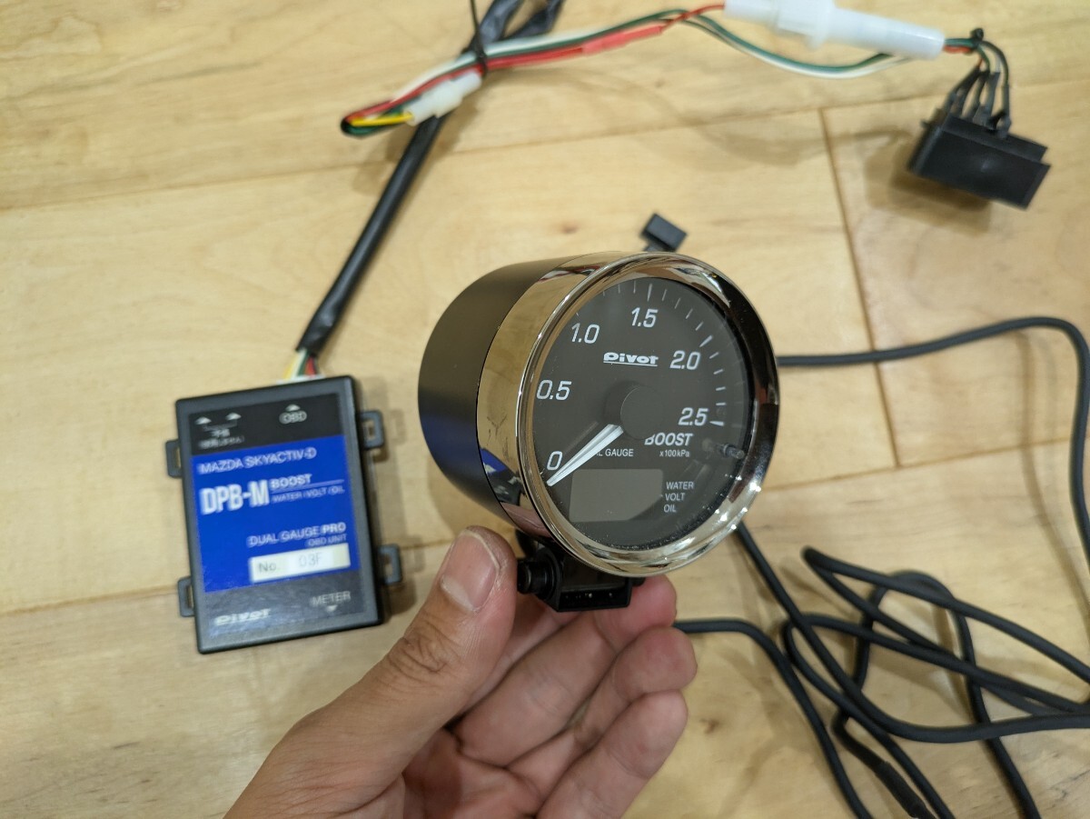 PIVOT DUAL GAUGE PRO датчик форсирования температура воды температура масла напряжение DPB-M б/у Atenza Wagon GJ2FW