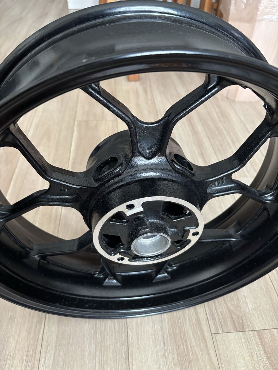 YZF-R25 YZF-R3 5.5インチ ワイド リアホイール 新品_画像4