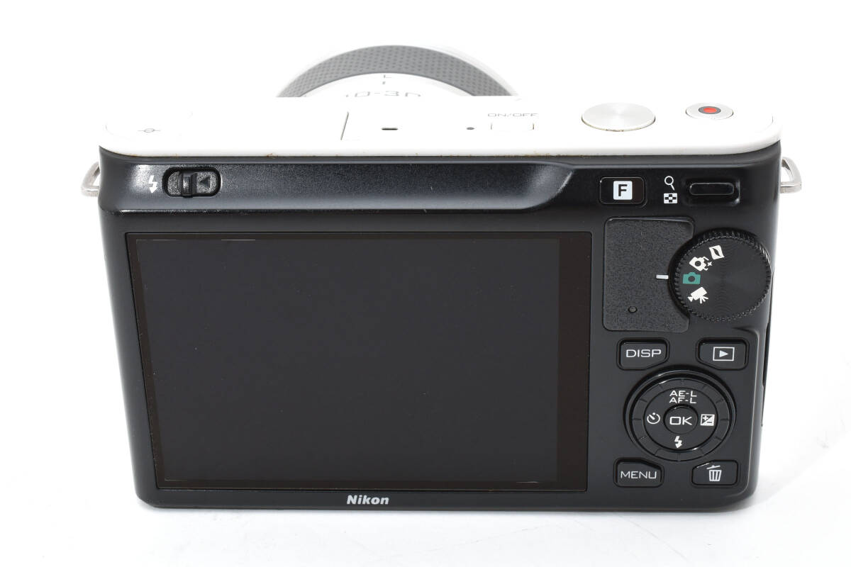 ニコン　Nikon 1 J1 ホワイト 《動作確認済》 標準ズームレンズキット 1 NIKKOR 10-30ｍｍ F3.5-5.6 ＃217-A0410_画像6