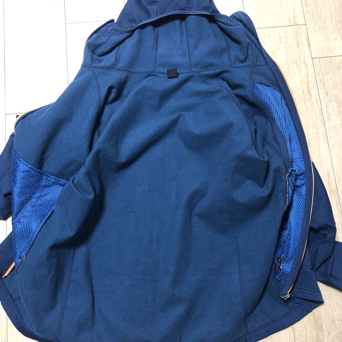 【返品OK】モンベル　メンズＬ　#1106542　トレールアクションパーカ　ストレッチクリマプラス【mont-bell】_画像4