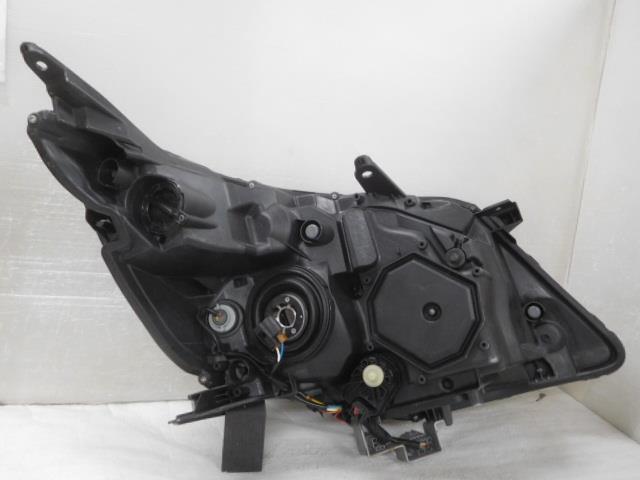 ヴォクシー DBA-ZRR80W 左ヘッドランプ 81170-28D01 イチコ28-229 煌II共通 LED 前期 375701_画像8