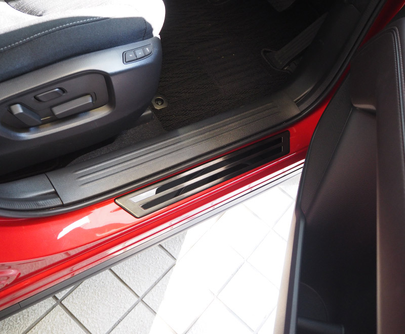 マツダ CX-8 サイドステップ外側 スカッフプレート フロント・リアセット 4P ブラック 車体保護ゴム付き_画像10