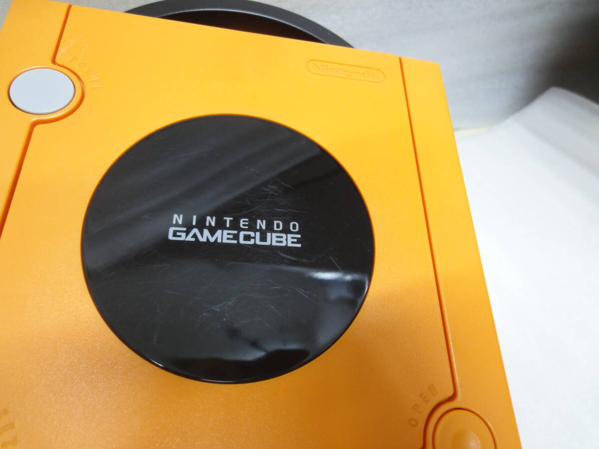 ■Nintendo/任天堂■GAMECUBE/ゲームキューブ 本体/コントローラー付属■DOL-S-OA (DOL-001)/オレンジ■中古■ ★即決★ _画像2