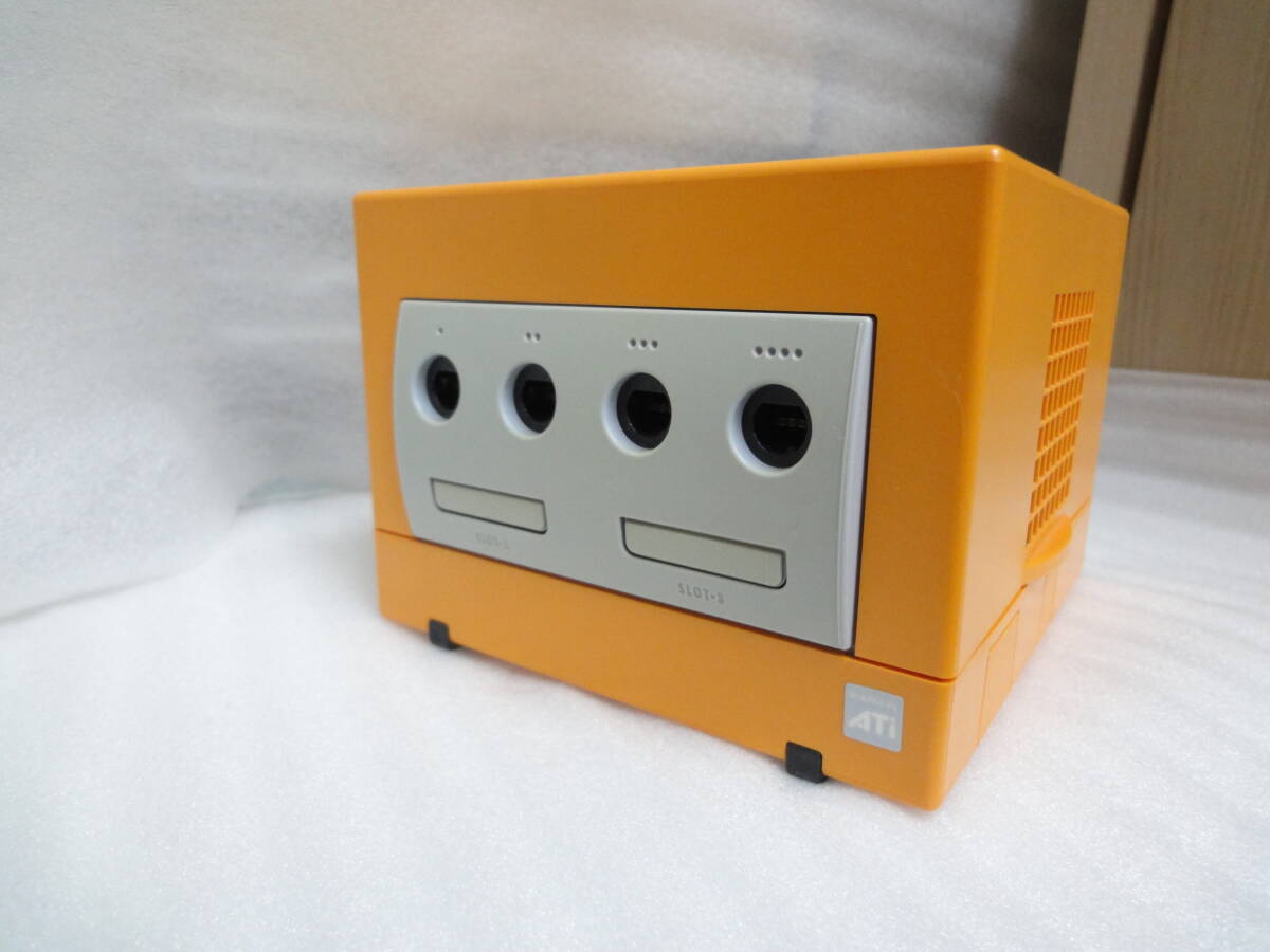 ■Nintendo/任天堂■GAMECUBE/ゲームキューブ 本体/コントローラー付属■DOL-S-OA (DOL-001)/オレンジ■中古■ ★即決★ _画像4