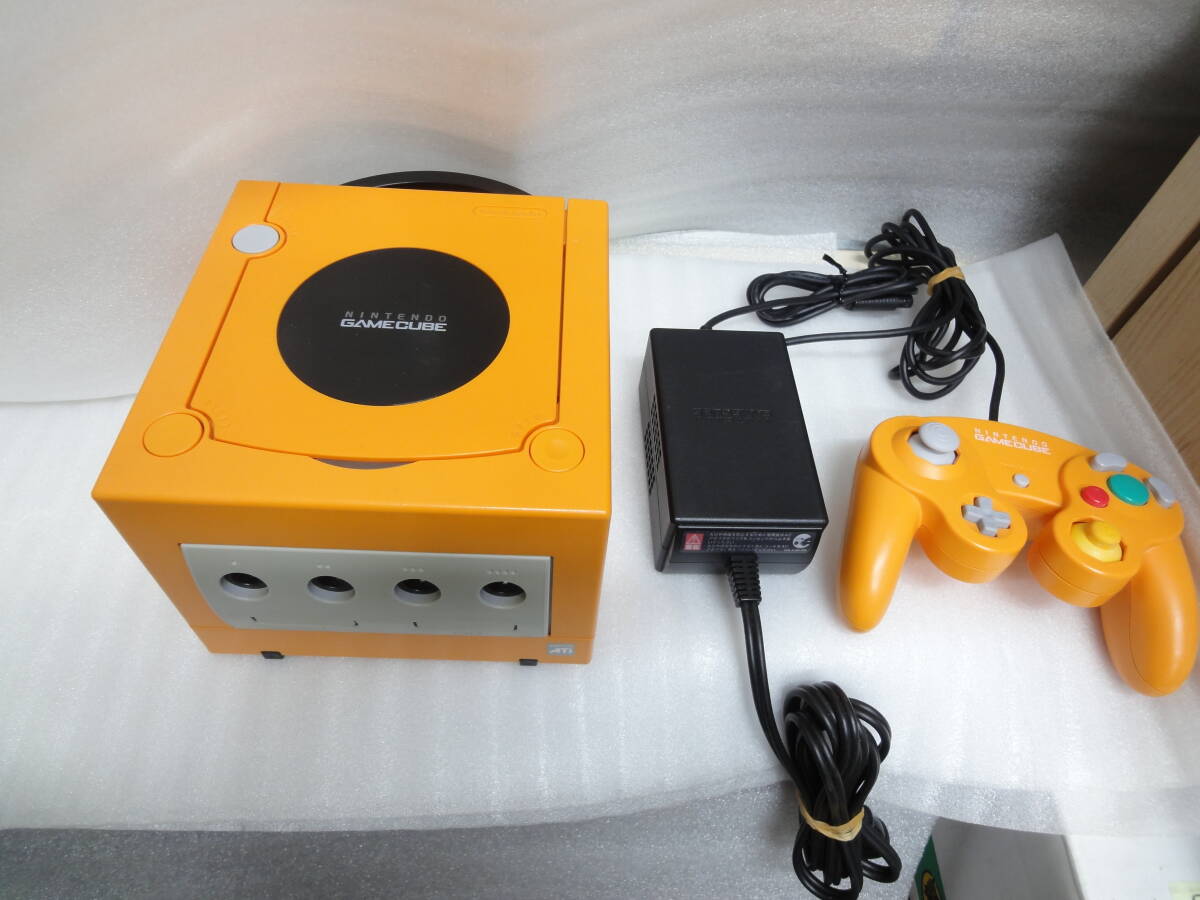 ■Nintendo/任天堂■GAMECUBE/ゲームキューブ 本体/コントローラー付属■DOL-S-OA (DOL-001)/オレンジ■中古■ ★即決★ _画像1