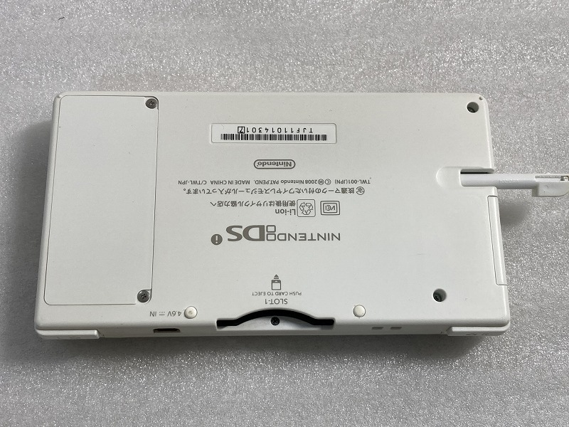 ■Nintendo/任天堂■ポータブルゲーム機/TWL-001/微難あり■ニンテンドーDSi ホワイト [TWL-S-WA]■中古/2■ ★即決★_画像3