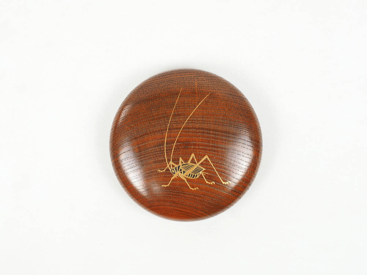 平田秋平 螺鈿 鈴蟲図 欅 蛤形 香合 (付屬品:共箱/共布) 秋平 茶道具 香道具 【詳細(xì)寫真多數(shù)有り】