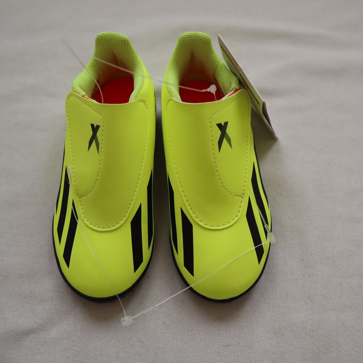 Adidas футбол тренировочная обувь Junior X Xk Lazy быстрый Club крюк and петля брезент IF0713 размер 17cm  Adidas футбол тренировочная обувь Junior X Xk Lazy быстрый Club крюк and петля брезент IF0713 размер 17cm