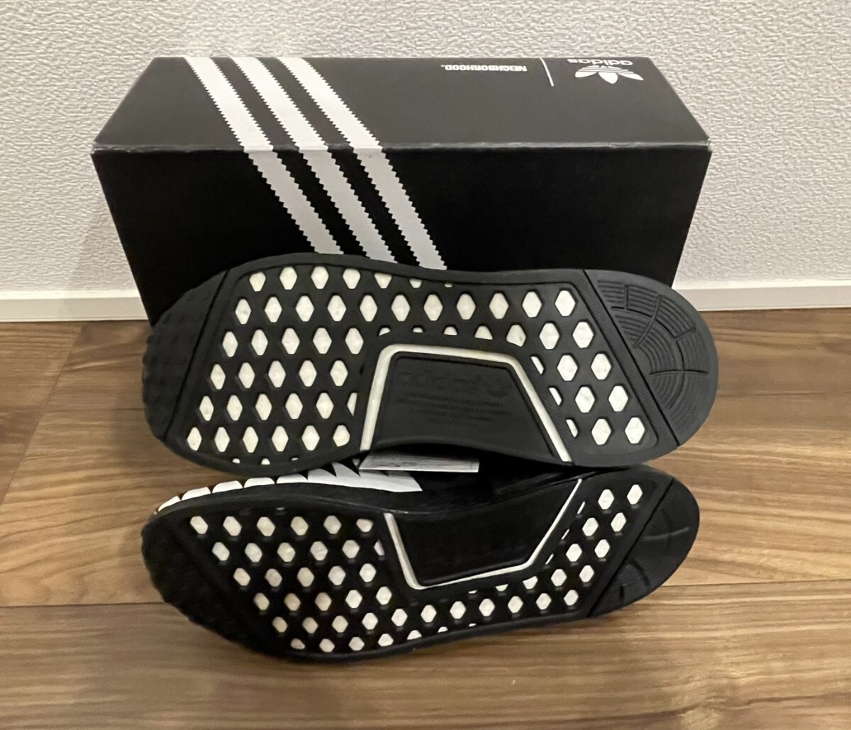 【未使用】adidas×NEIGHBORHOOD:アディダス×ネイバーフッド NMD R1 スニーカー DA8835/27_画像4