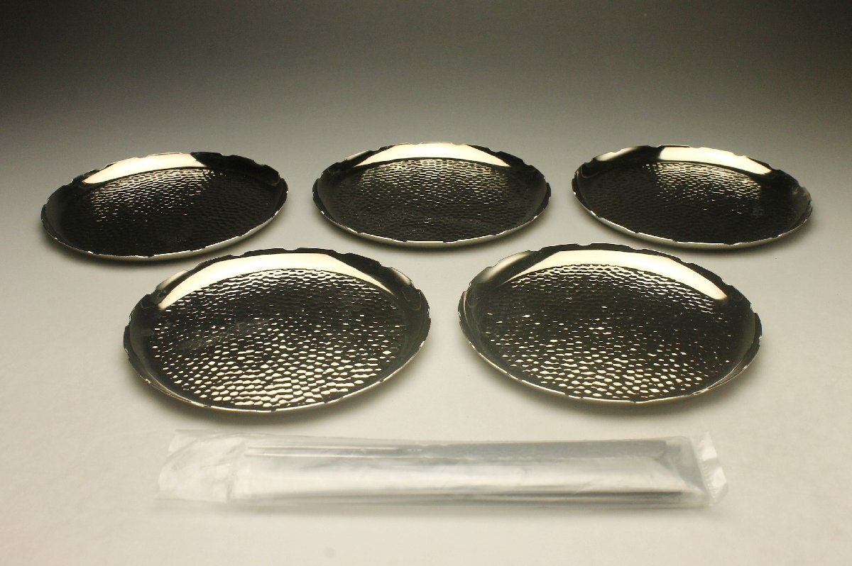 【余韻】 茶道具 銀メッキ 槌目 菓子皿 フォーク5本のセット シルバー★専用箱＜同梱可＞_画像2
