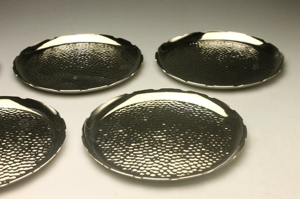 【余韻】 茶道具 銀メッキ 槌目 菓子皿 フォーク5本のセット シルバー★専用箱＜同梱可＞_画像4