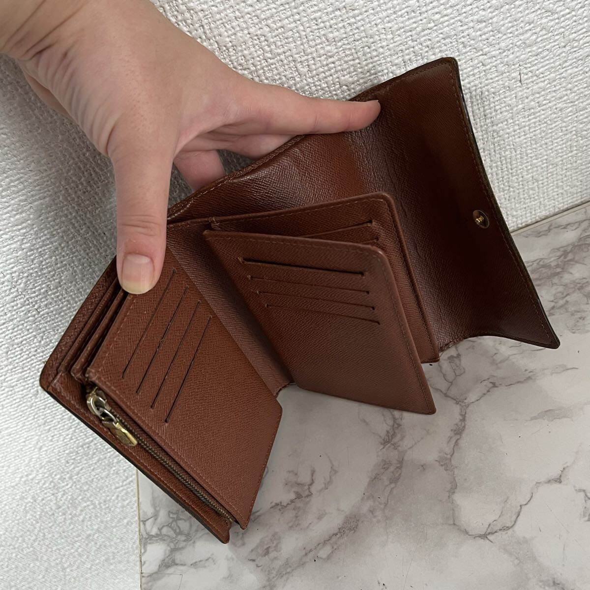 LOUIS VUITTON ルイヴィトン モノグラム レザー ポルトフォイユ・アレクサンドラ M60047 三つ折り財布 コンパクトウォレット ミニ財布_画像2