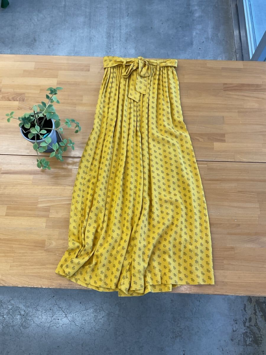 美品 niko and ... ニコアンド andover fabrics USA ファブリックフレアボトムス リボンベルト総柄とろみパンツ イエロー黄色系 M ③ q_画像2
