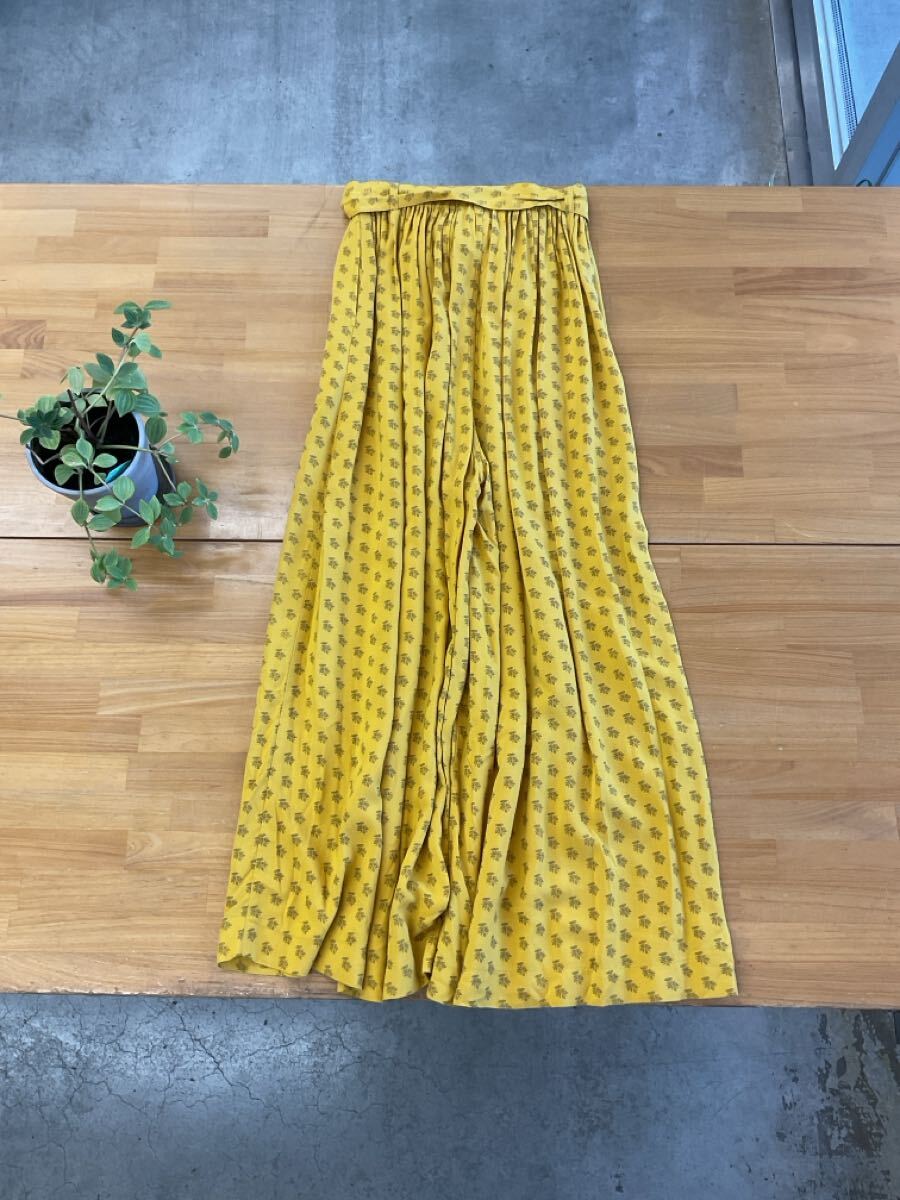 美品 niko and ... ニコアンド andover fabrics USA ファブリックフレアボトムス リボンベルト総柄とろみパンツ イエロー黄色系 M ③ q_画像4