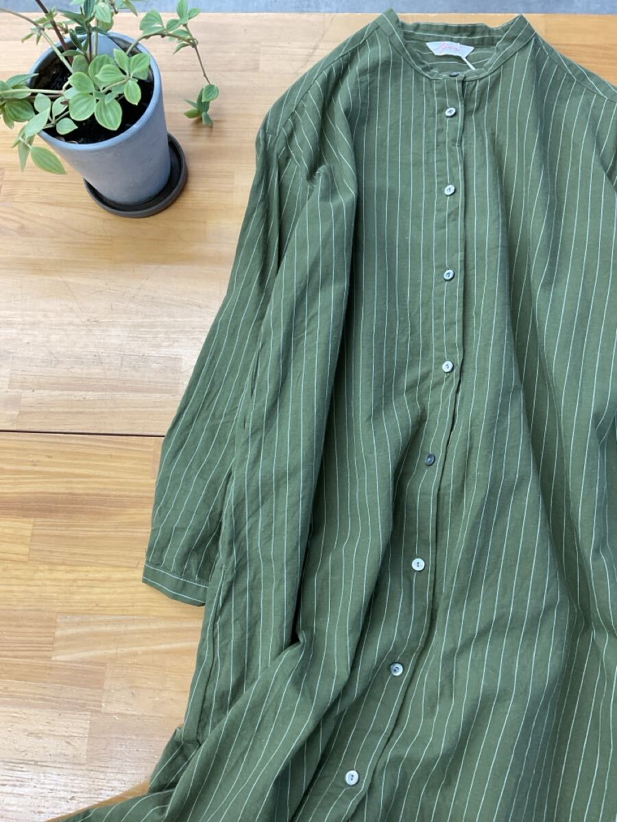 美品 YARRA ヤラ ストライプバンドカラー綿麻ワンピース 前誤差ノーカラーロングチュニックシャツトップス 羽織 グリーン緑色系 フリー q_画像3