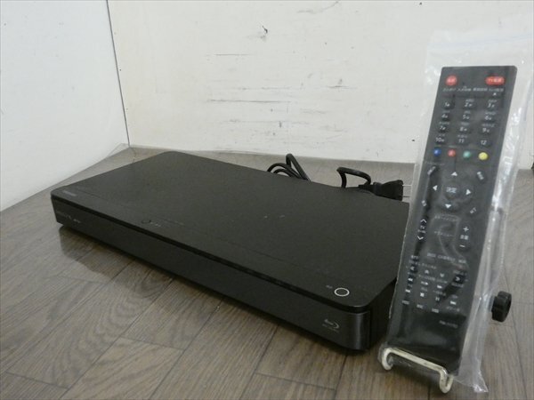 2TB☆14年☆東芝/REGZA☆HDD/BDレコーダー☆DBR-T560☆リモコン付☆3番組同時録画/3D対応機 管CX35994の画像1
