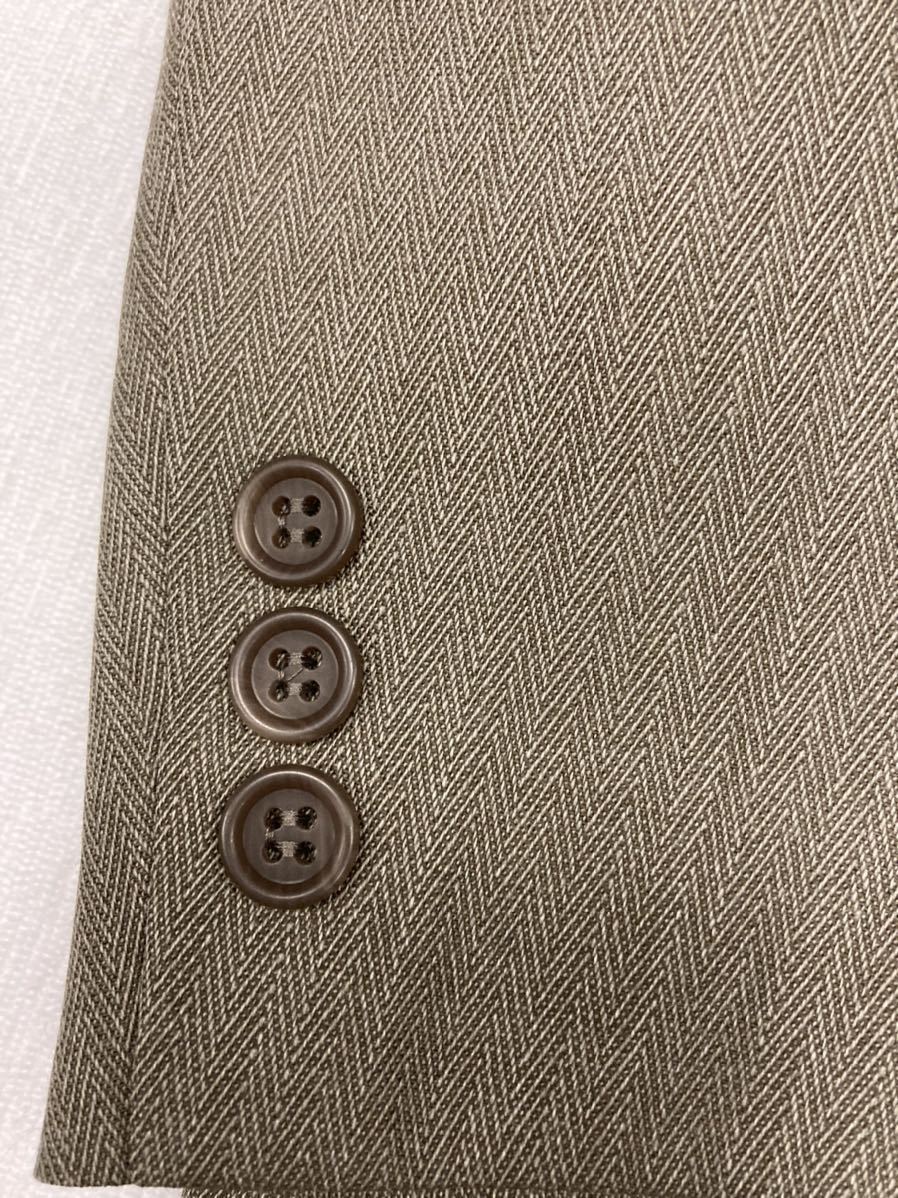 【新品】未使用 オシャレなダブル4ッ釦1ッ掛スーツ サイズ AB体5号 総裏 サイドベント 袖釦3個 2タック 安定のヘリンボーン柄 タグ付_画像4