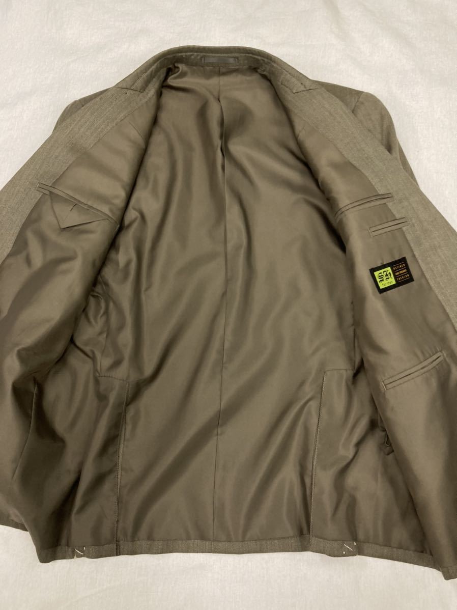 【新品】未使用 オシャレなダブル4ッ釦1ッ掛スーツ サイズ AB体5号 総裏 サイドベント 袖釦3個 2タック 安定のヘリンボーン柄 タグ付_画像7