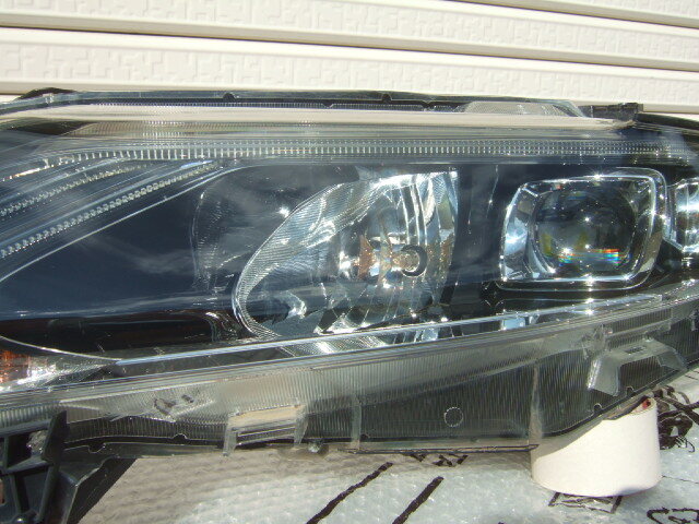トヨタ ハリアー ヘッドランプ 左 ヘッドライト LED 60 前期 ZSU60W AVU65W 刻印52 81070-48890 81150-48890 KOITO 48-147 HARRIE 送料込み_画像2