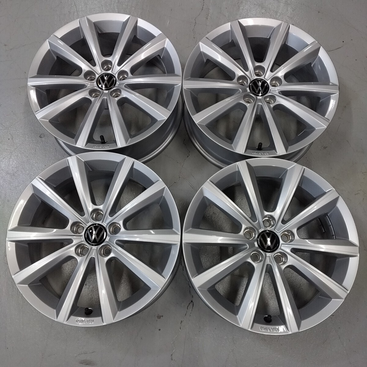 ★冬セット★美品★VW　フォルクスワーゲン　T-CROSS 純正　Merano　6J+35　100-5H　新品国産スタッドレス★205/60R16　T-クロス　Tクロス_画像2