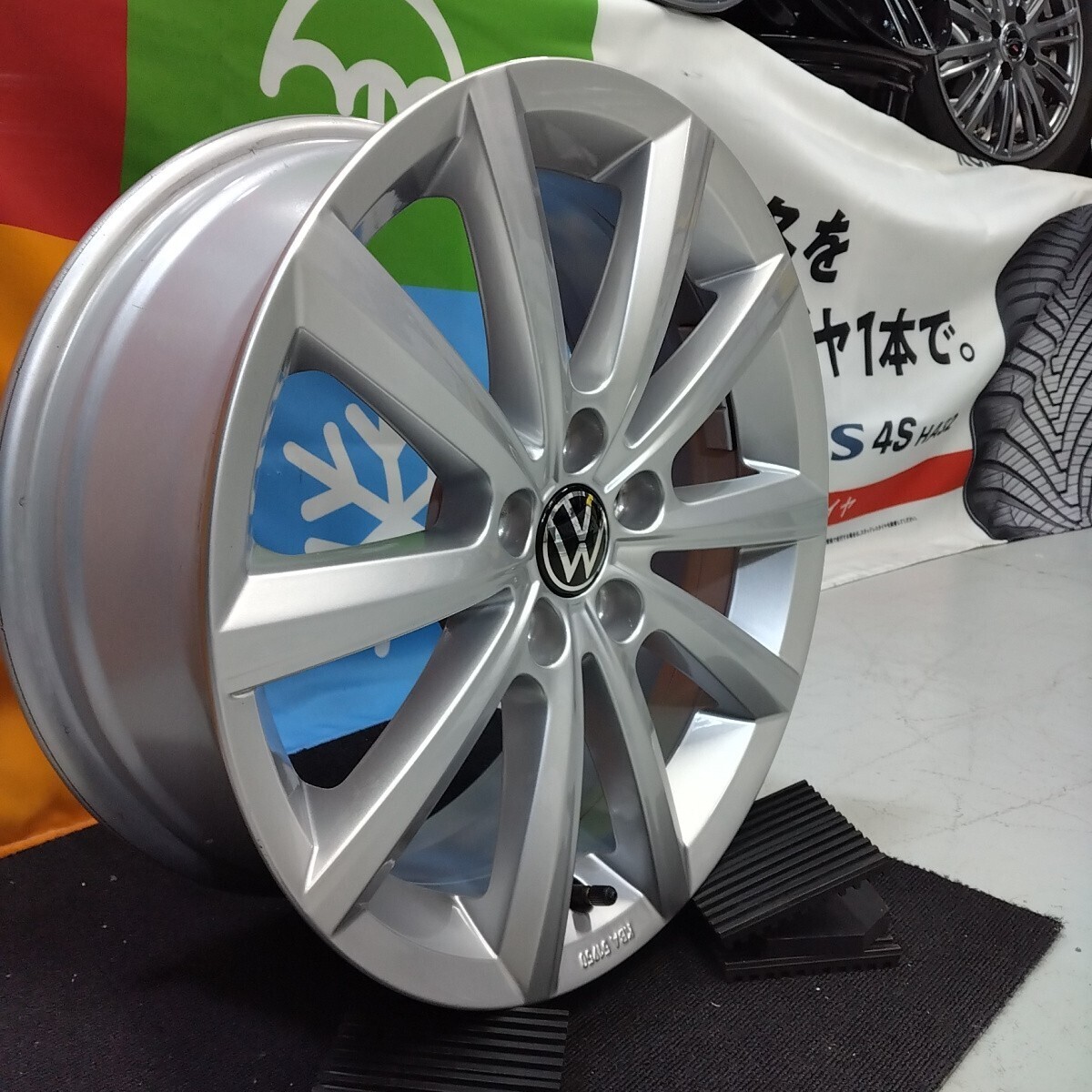 ★冬セット★美品★VW　フォルクスワーゲン　T-CROSS 純正　Merano　6J+35　100-5H　新品国産スタッドレス★205/60R16　T-クロス　Tクロス_画像4