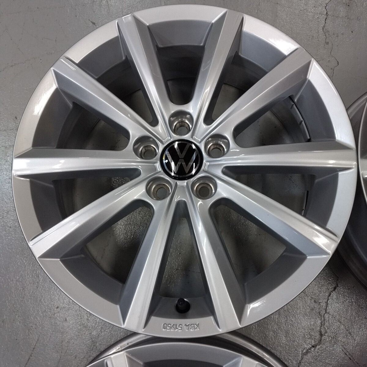 ★冬セット★美品★VW　フォルクスワーゲン　T-CROSS 純正　Merano　6J+35　100-5H　新品国産スタッドレス★205/60R16　T-クロス　Tクロス_画像8