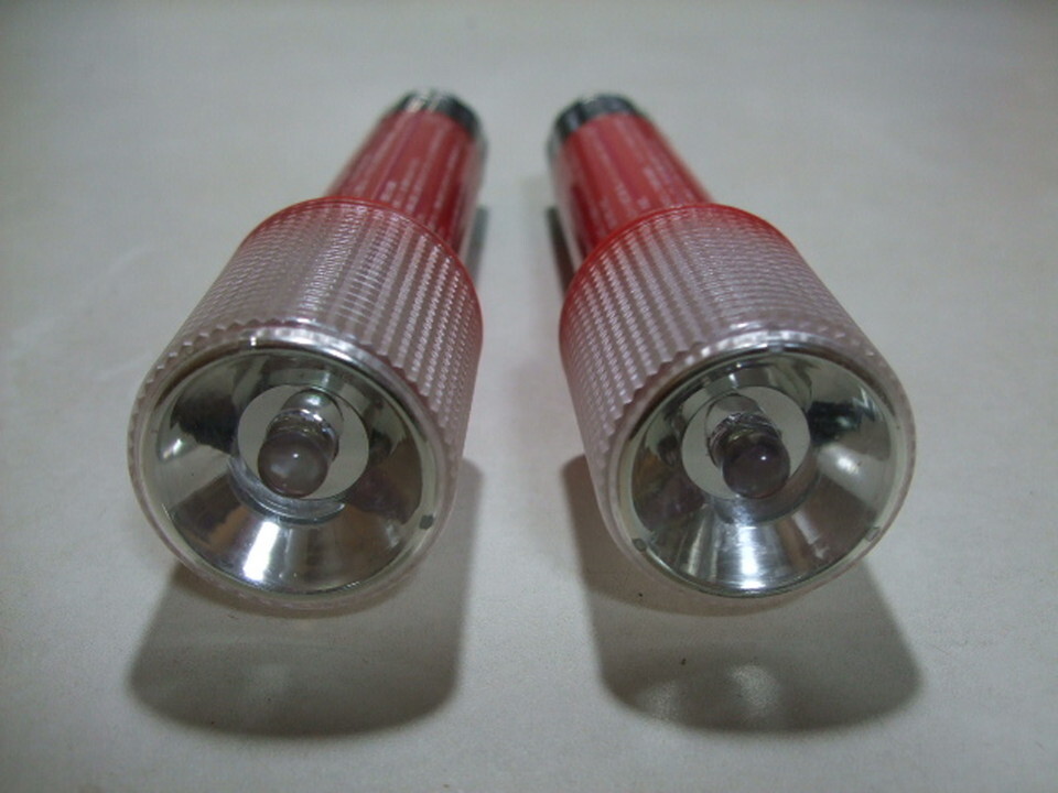 小林総研 LED 非常信号灯 レッド点滅/点灯 ホワイト 点灯 3WAY マグネット付 発煙筒 直径27mm 国土交通省保安基準適合 2本 HA56_画像2