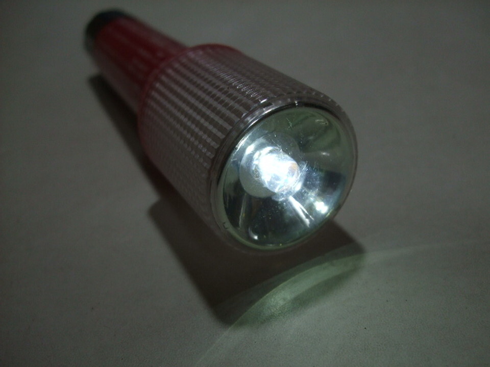 小林総研 LED 非常信号灯 レッド点滅/点灯 ホワイト 点灯 3WAY マグネット付 発煙筒 直径27mm 国土交通省保安基準適合 2本 HA56_画像4