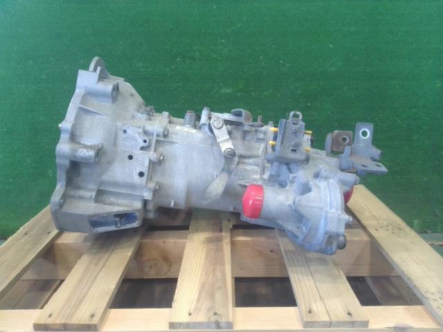 ハイゼット EBD-S331V マニュアルミッションASSY KF-DET 33010-B5060 個人宅発送不可 中古_画像3