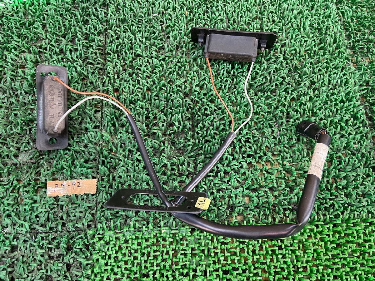 P7-92 SS H10 ポルシェ 986 ボクスター リア ナンバー灯_画像1