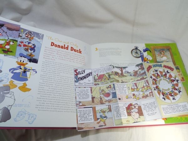 【期間限定価格】アニメ系[THE Disney KEEPSAKES 対訳本付き] ディズニーの歴史をたどる豪華記念ブック 付録多数（全揃い？） 洋書_画像8