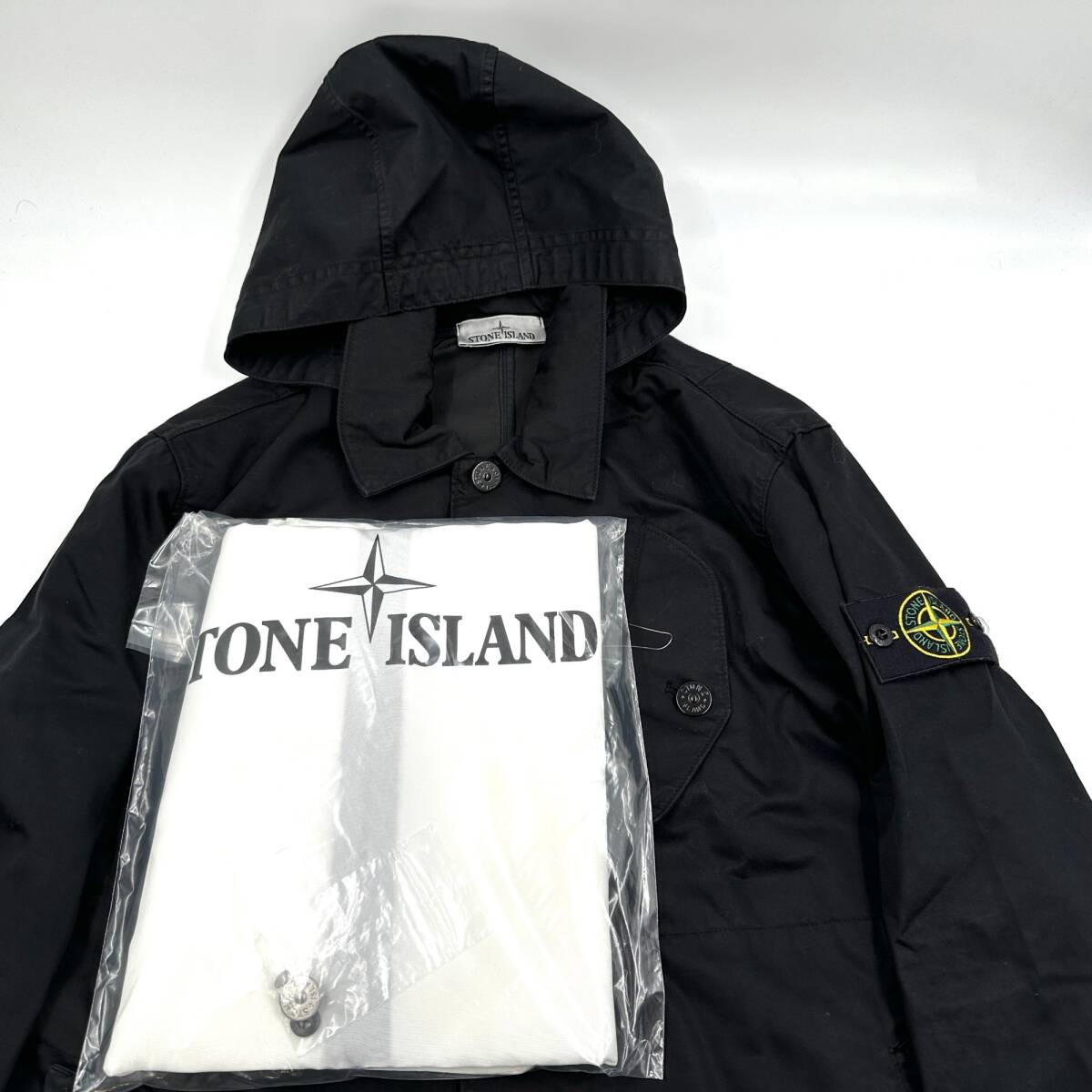 【1円スタート】 美品 ストーンアイランド コート アウター 黒 ブラック Mサイズ フーディ ロゴワッペン コットン 人気 有名 ブランド_画像1