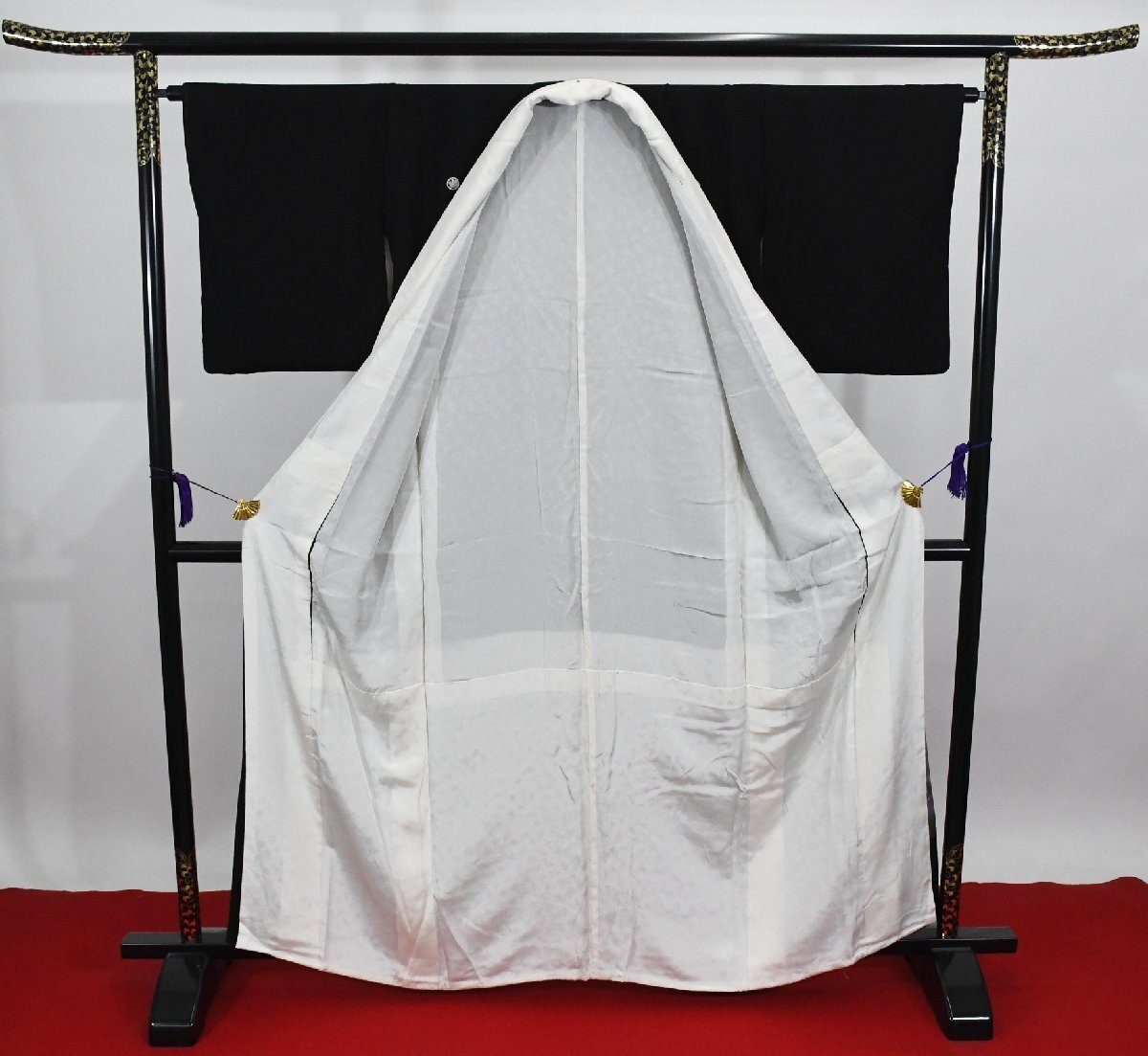 黒留袖 結婚式 金彩 鼓文 扇 扇子 落款 身丈155.5 cm 裄丈64 cm ★着物 e-1476 桜庭呉服店_画像9