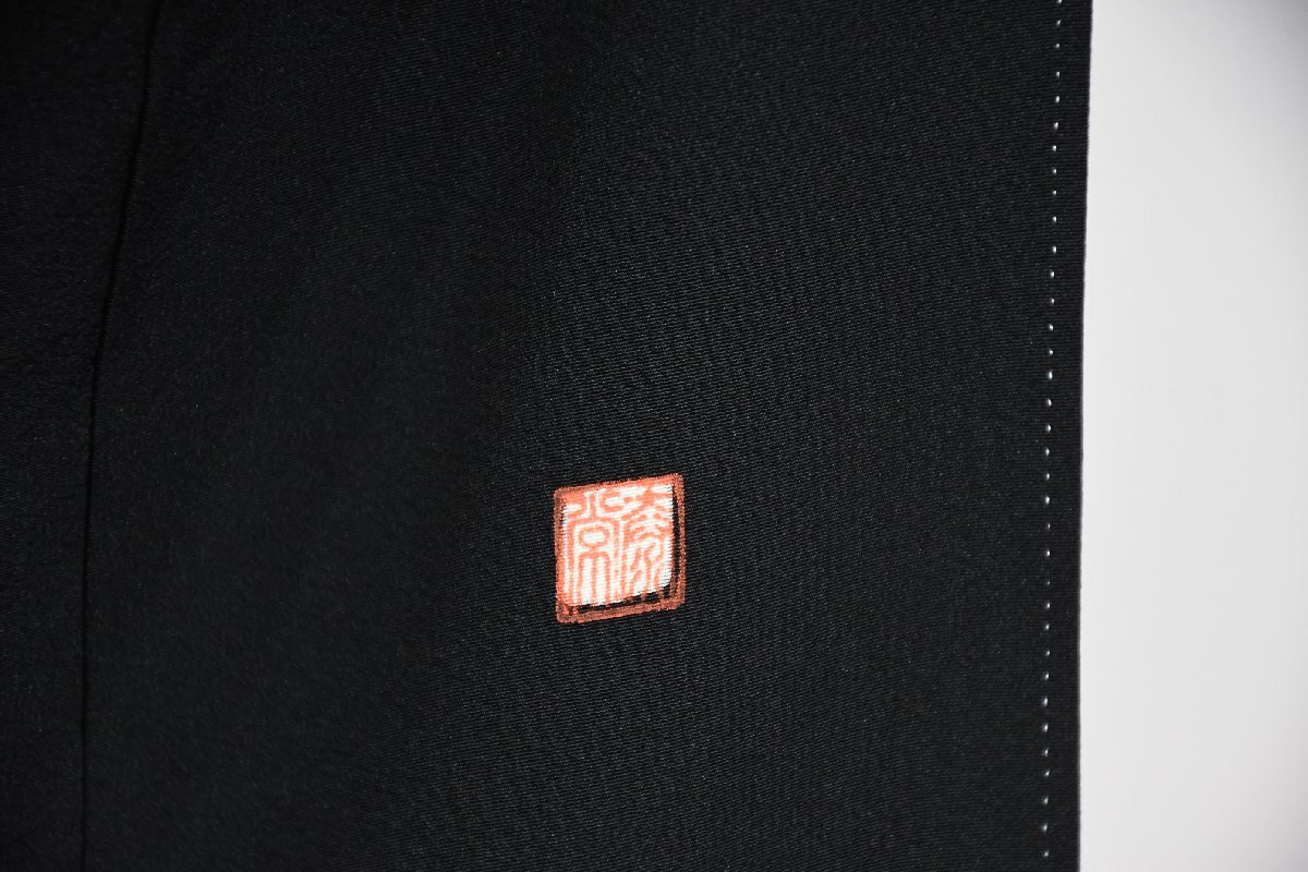 黒留袖 結婚式 金彩 鼓文 扇 扇子 落款 身丈155.5 cm 裄丈64 cm ★着物 e-1476 桜庭呉服店_画像4