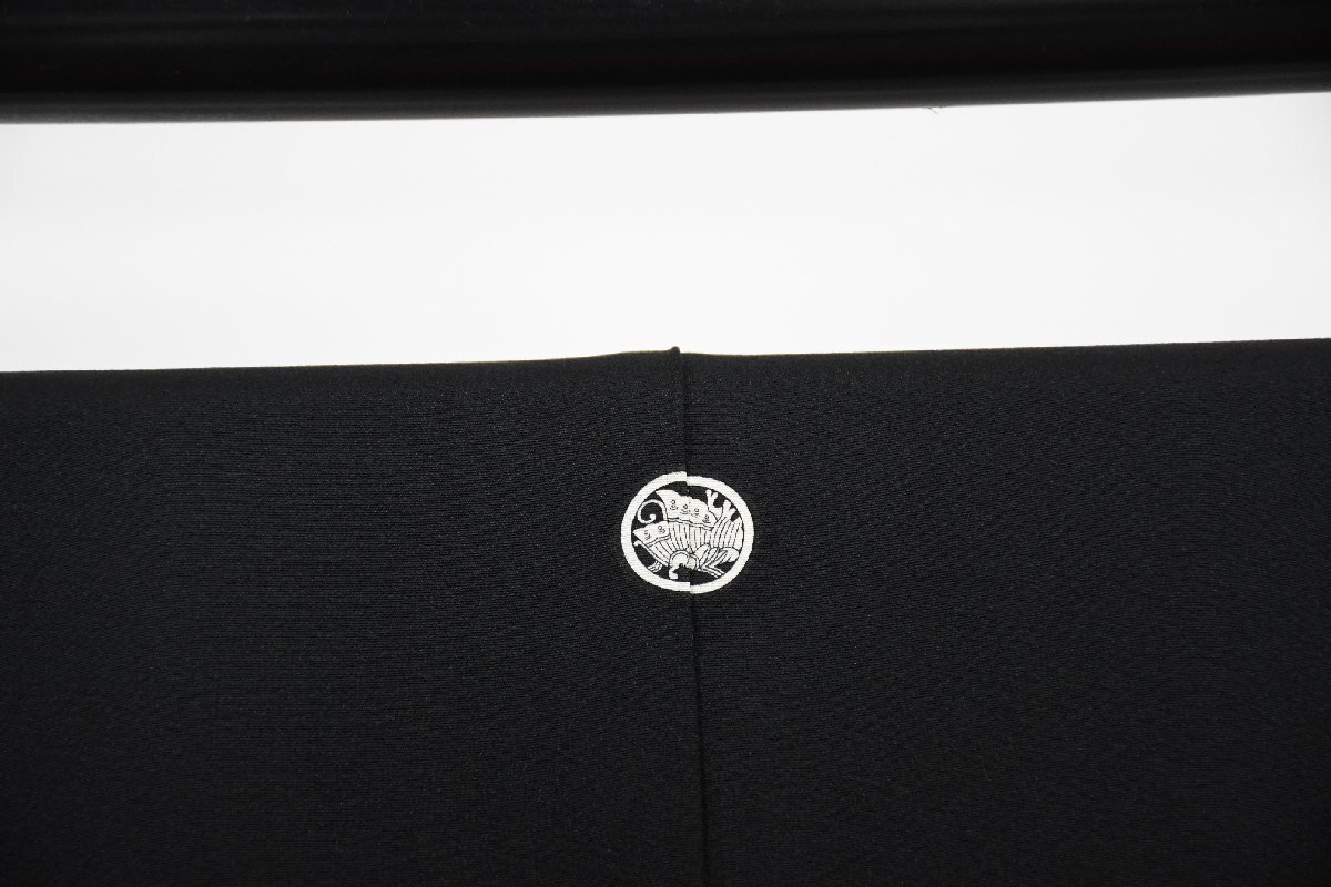 黒留袖 結婚式 金彩 鼓文 扇 扇子 落款 身丈155.5 cm 裄丈64 cm ★着物 e-1476 桜庭呉服店_画像3