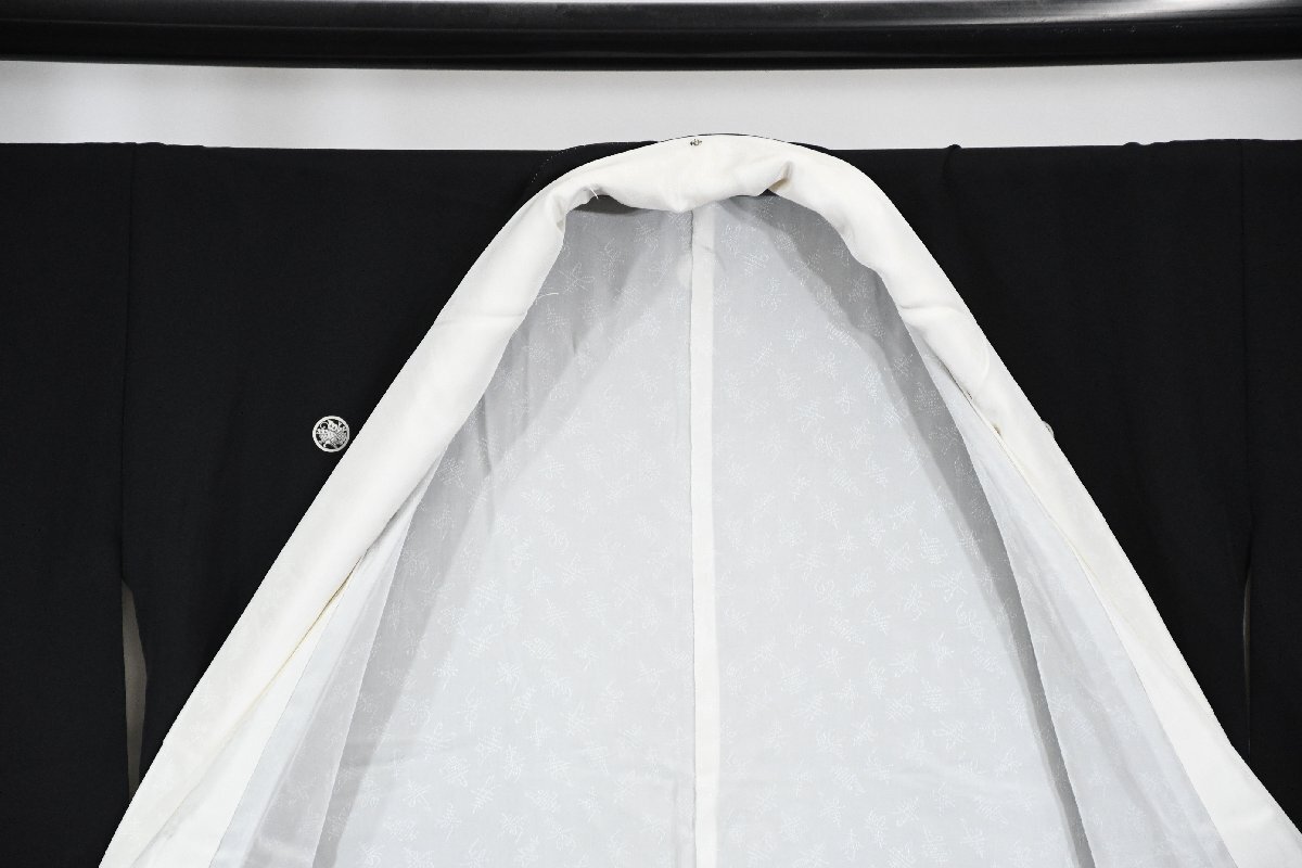 黒留袖 結婚式 金彩 鼓文 扇 扇子 落款 身丈155.5 cm 裄丈64 cm ★着物 e-1476 桜庭呉服店_画像10