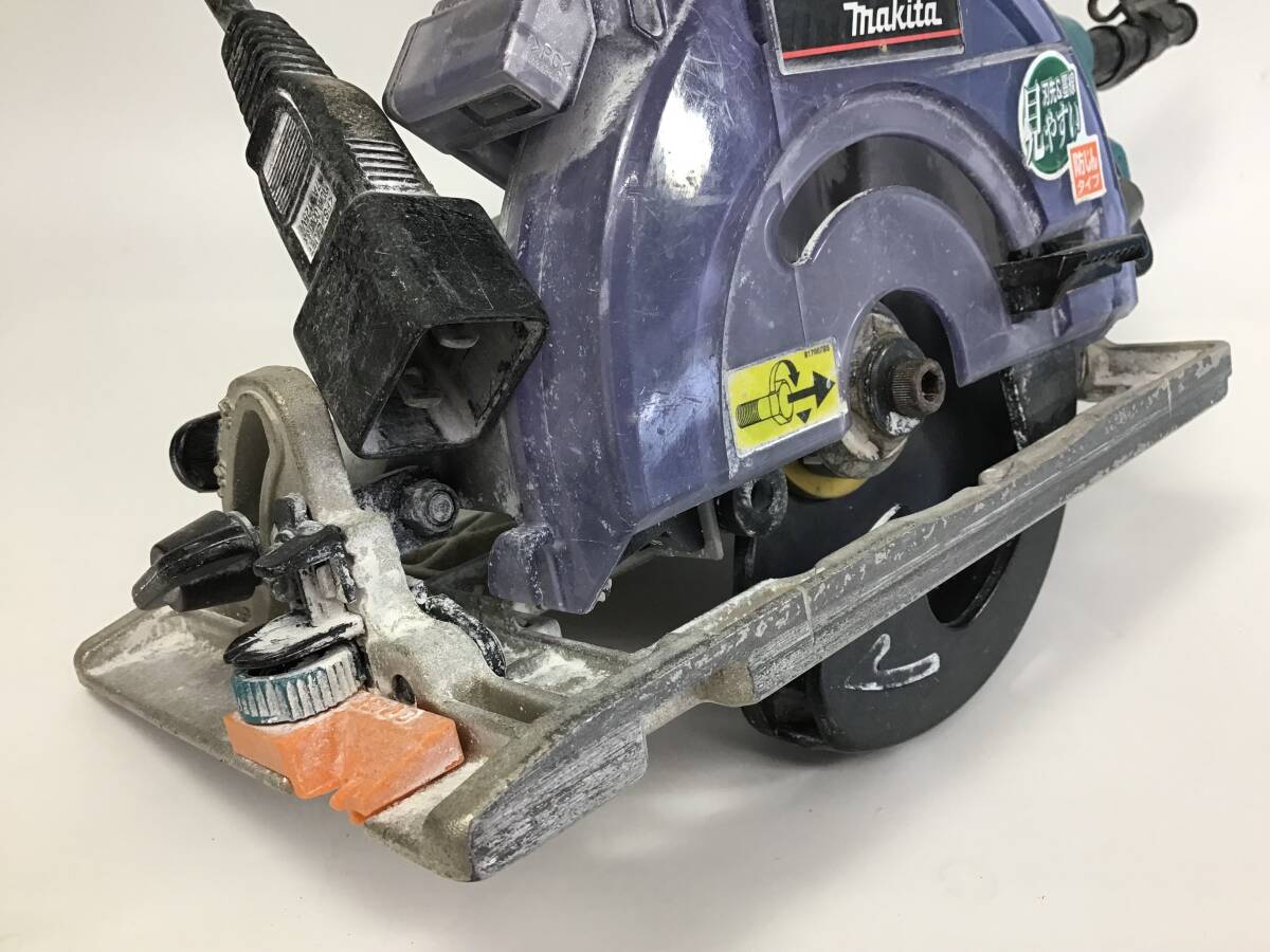動作品 マキタ 125mm 防じん マルノコ 本体 5205FX 2007年製 切断 丸鋸 丸ノコ 丸のこ 木工 切断機 電動工具 makita_画像5